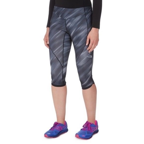 The North Face Crop Leggings Women’s Size M Black Grey Capri Tight Running Pant - Picture 1 of 9